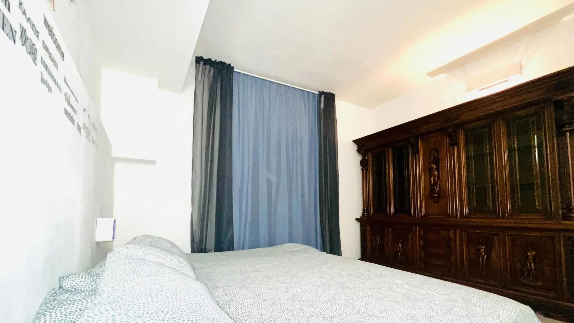 Flats With Parking In Milan City Close To The Red Metroアパートメント
